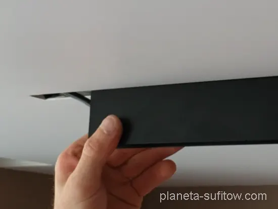 instalacja szynoprzewodu we wnęku
