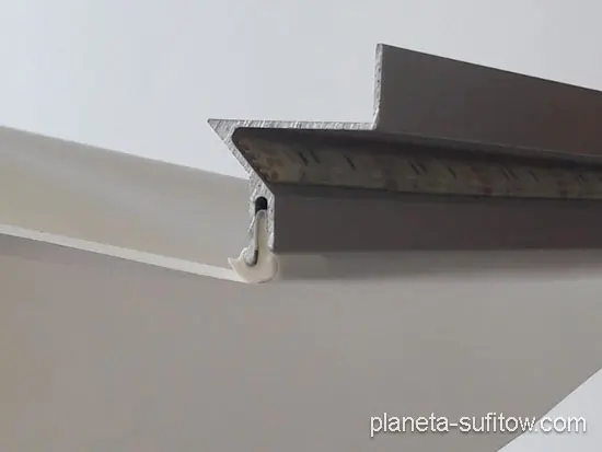 montaż i zabudowa taśmy LED w sufit