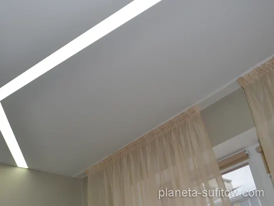 karnisz widoczny plastykowy