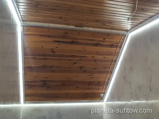 mocowanie sufitu podwieszanego na poddaszu