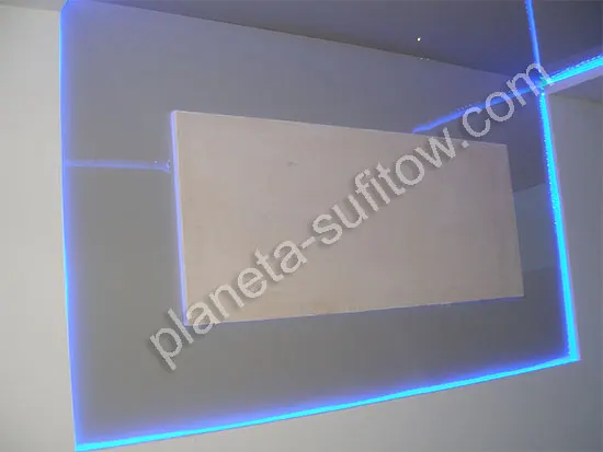 błyskotliwy sufit przejściowy na ścianę