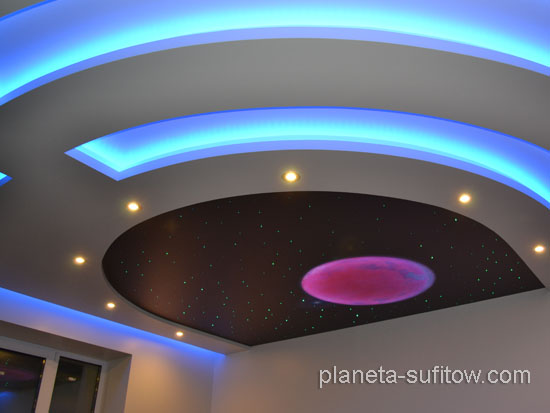podświetlona planeta i gwieździste niebo