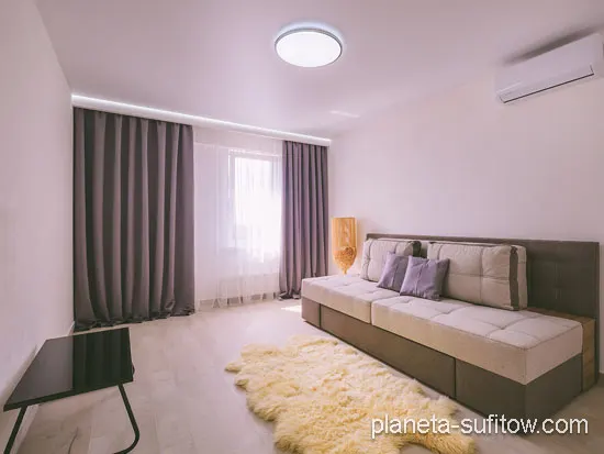 sufit napinany w pokój dzienny