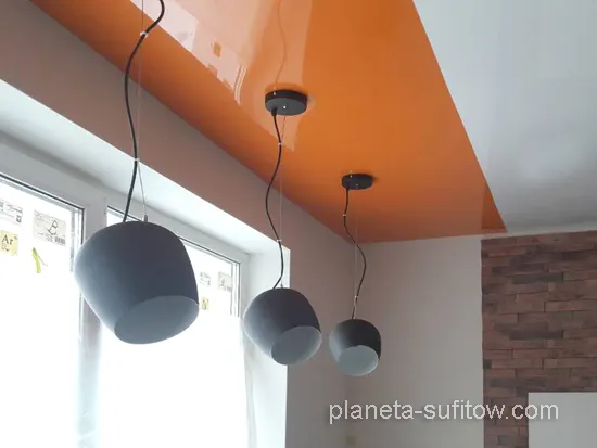 dwokolorowy sufit dla dziecka
