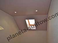 sufit napinany pod dachem