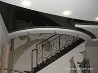 byszczący sufit napinany