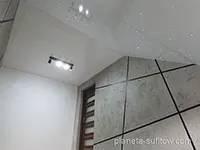 sufit napinany na poddaszu